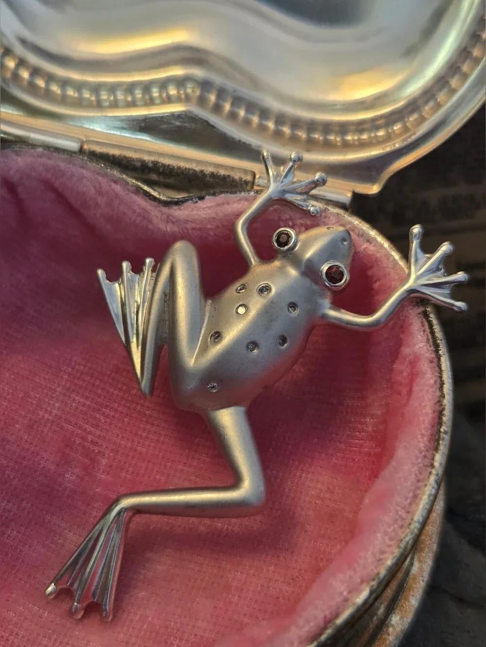 Gorgeous Vintage Krementz Sterling Silver Frog Brooch